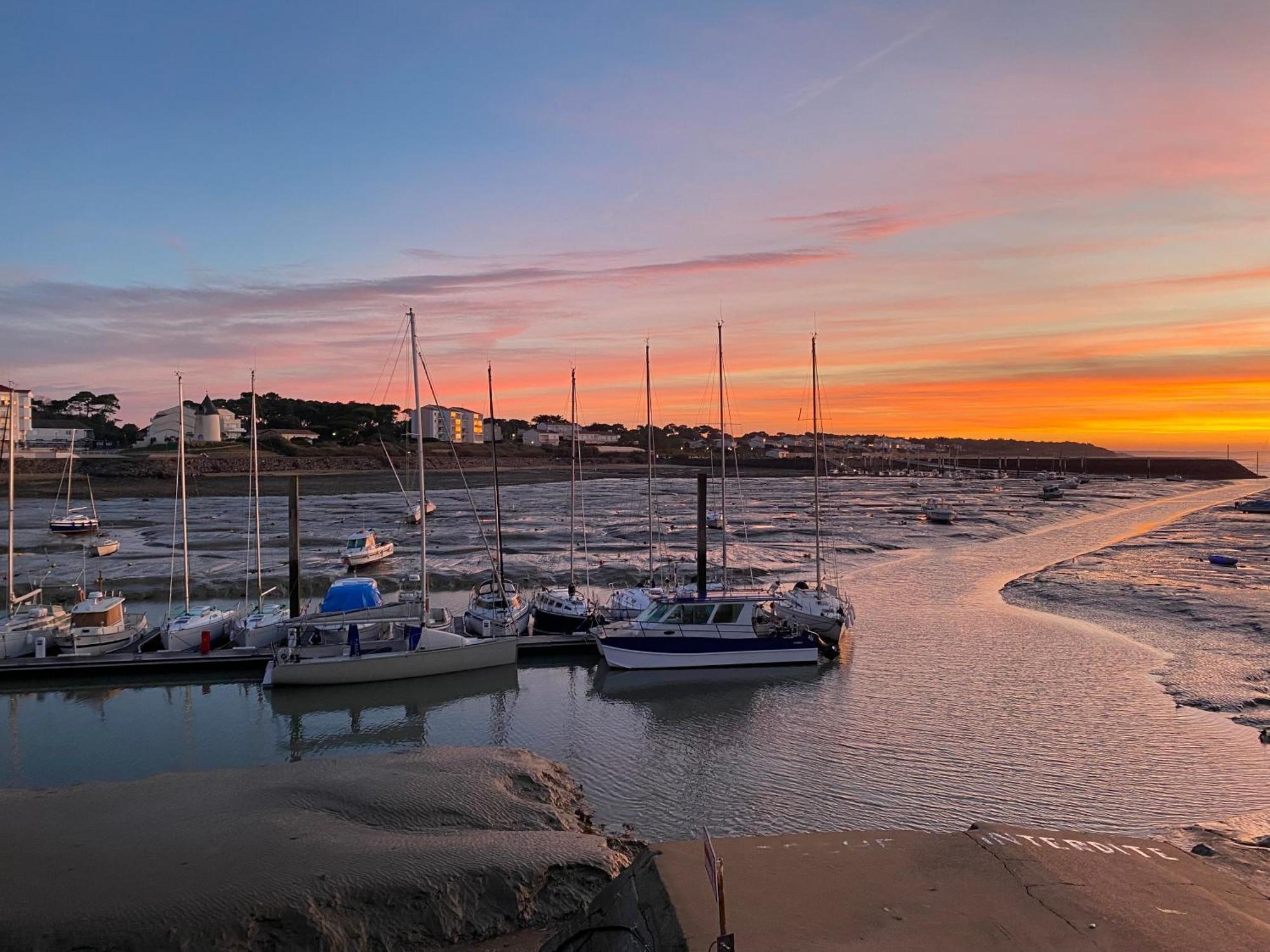 Appartement Vue Sur Mer Et Le Port Jard-sur-Mer Zewnętrze zdjęcie